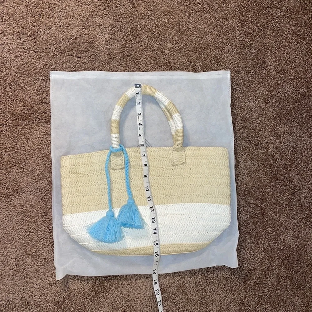 Altru Tote - Picture 5 of 8